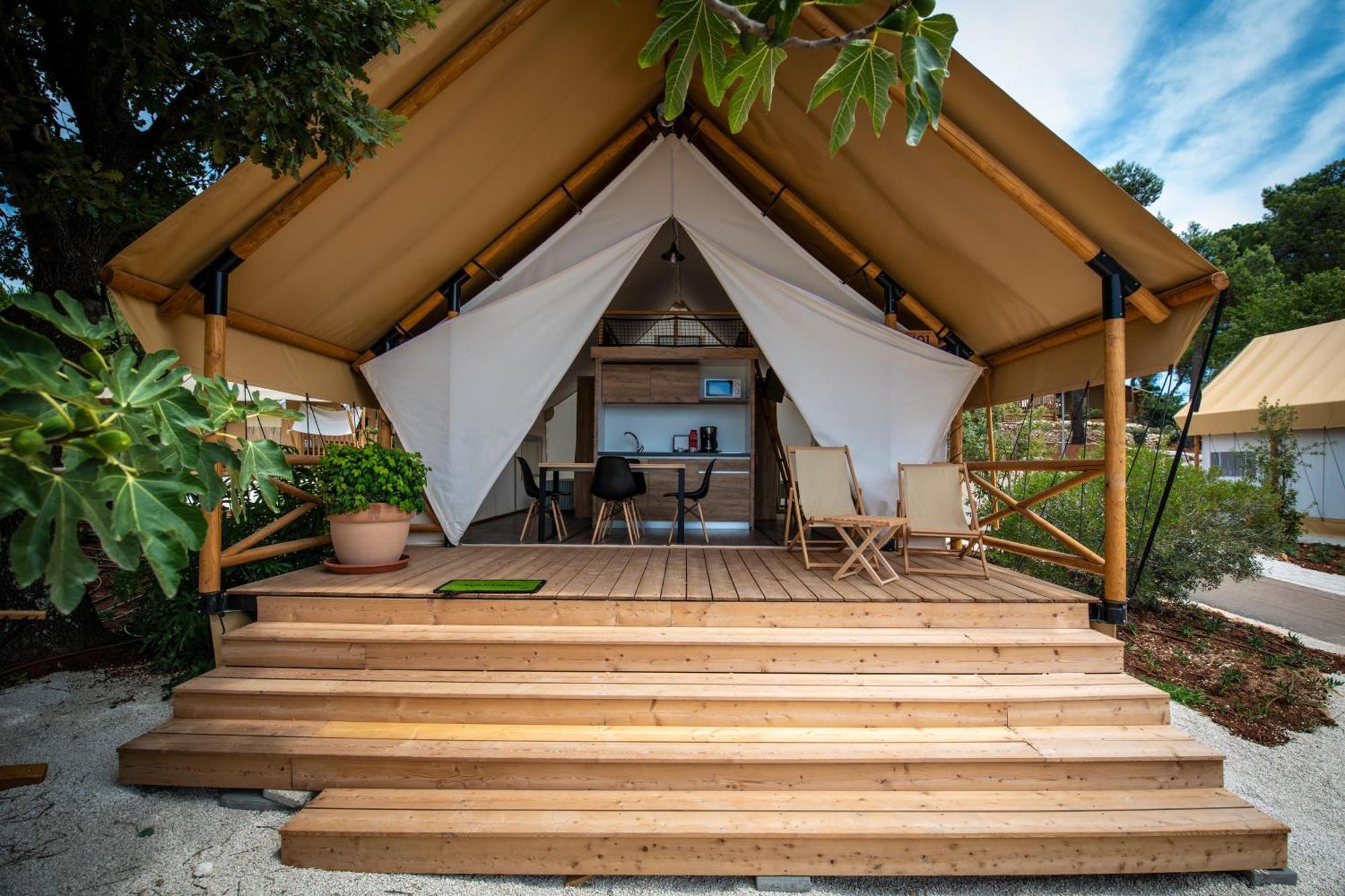 מלון פומר Arena One 99 Glamping מראה חיצוני תמונה