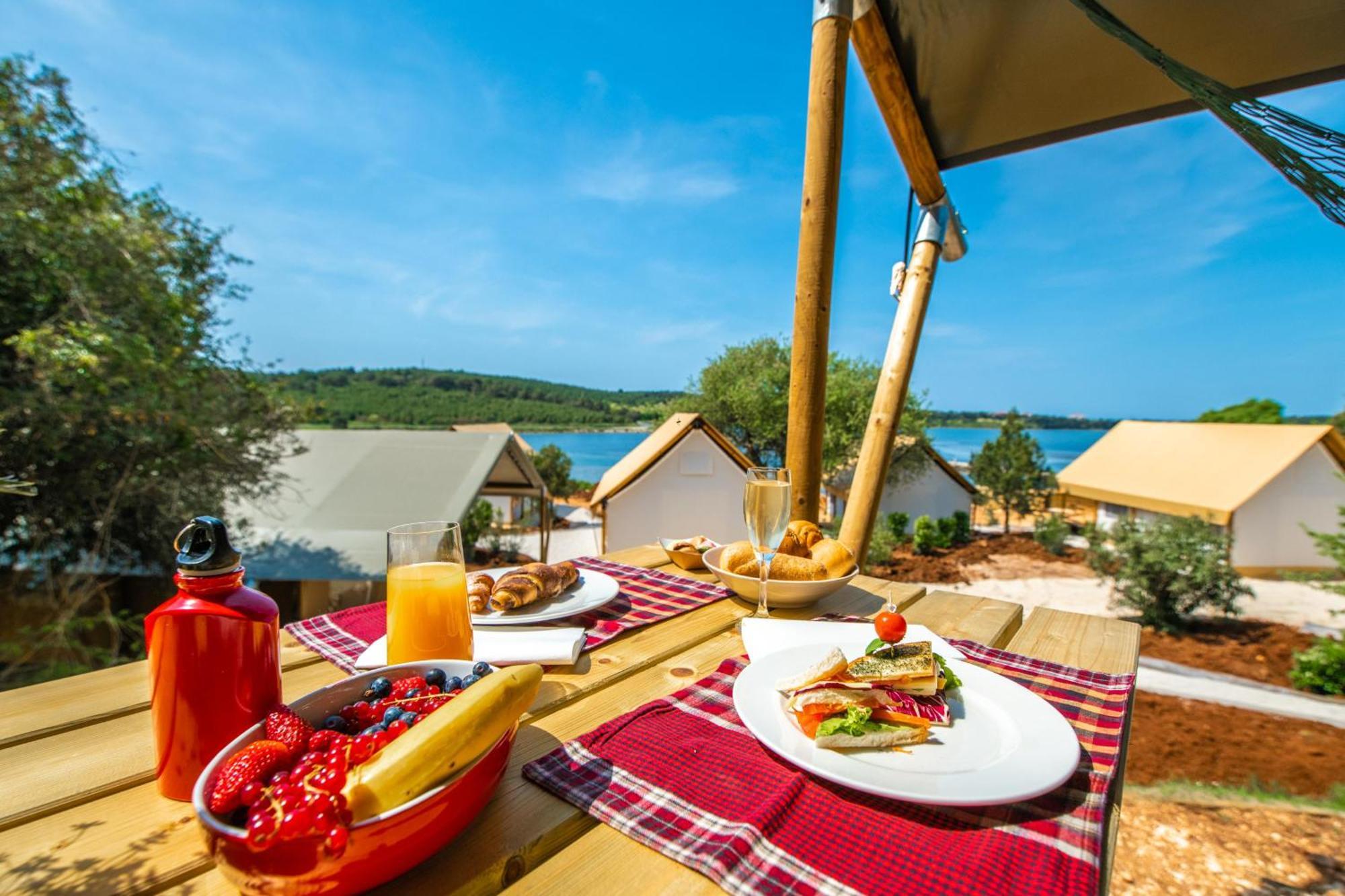 מלון פומר Arena One 99 Glamping מראה חיצוני תמונה